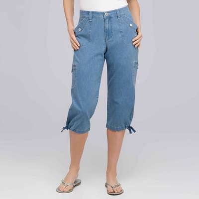 Classic Capri with Button Detail